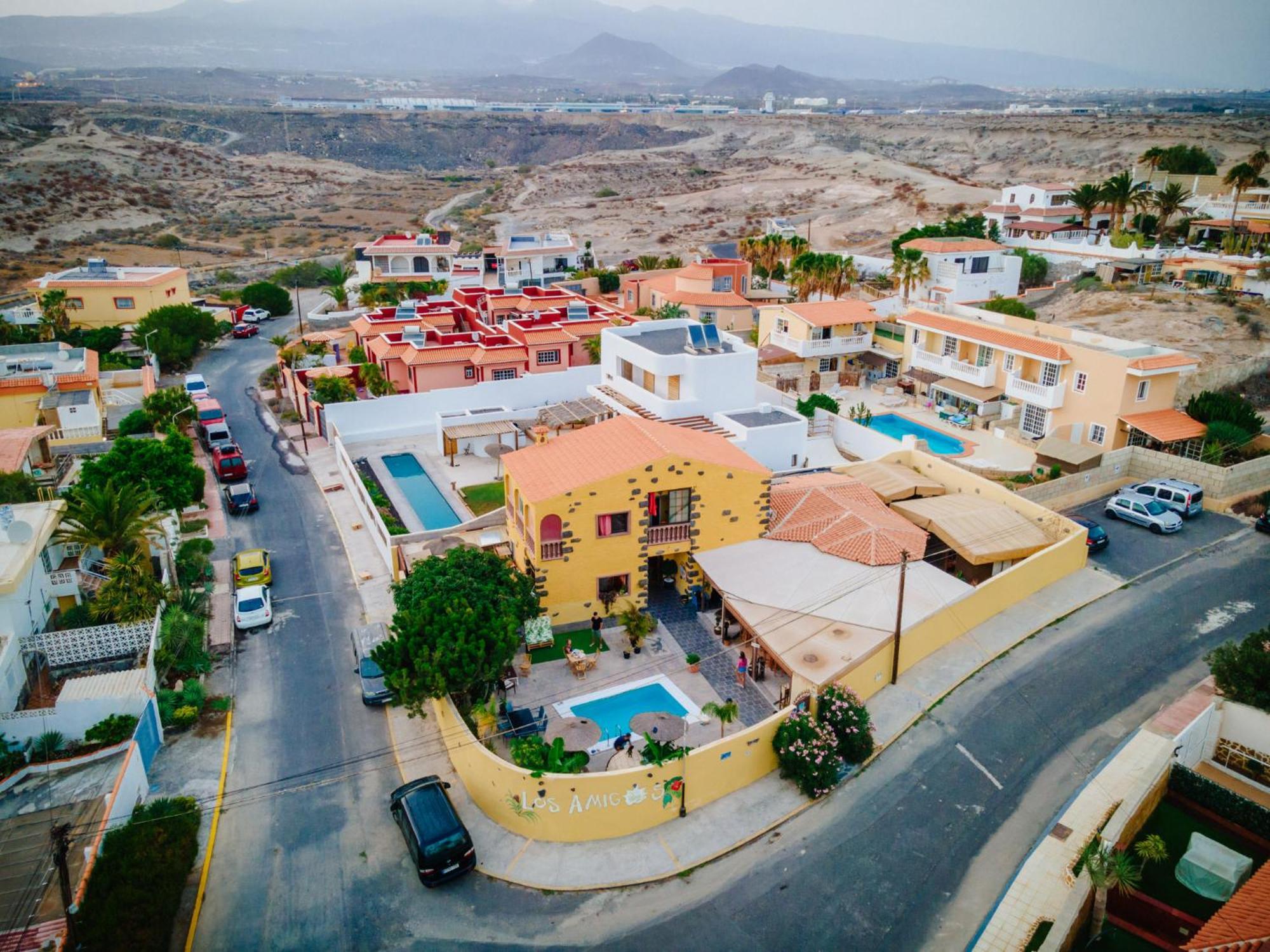 Hostel Los Amigos By Youroom La Mareta Exterior photo